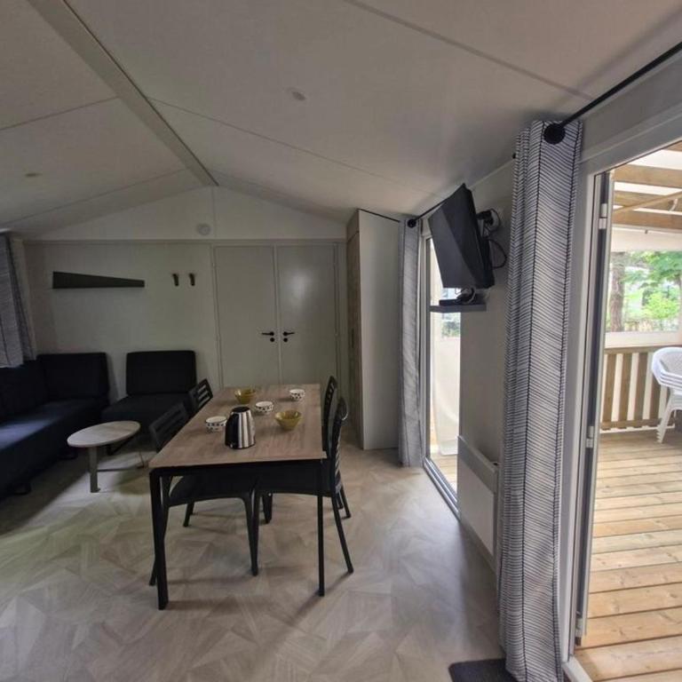 Mobil Home 4 Pers., Terrasse et Parking, St Jean de Monts - FR-1-777-44 - Mobile Home - 5