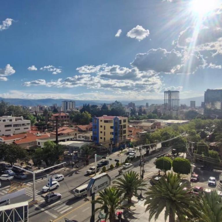 Depto familiar, grupos grandes en zona exclusiva - Three-Bedroom Apartment - 9