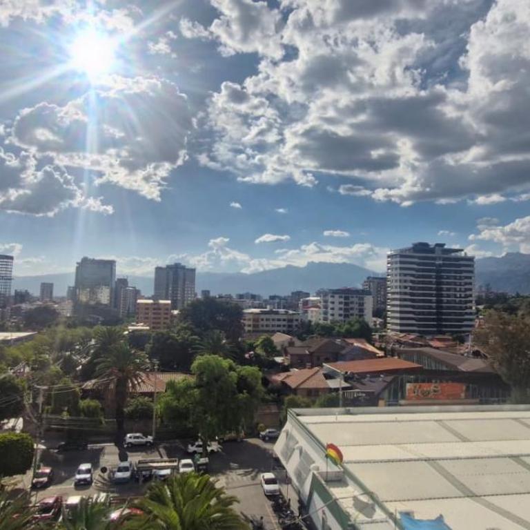 Depto familiar, grupos grandes en zona exclusiva - Three-Bedroom Apartment - 17