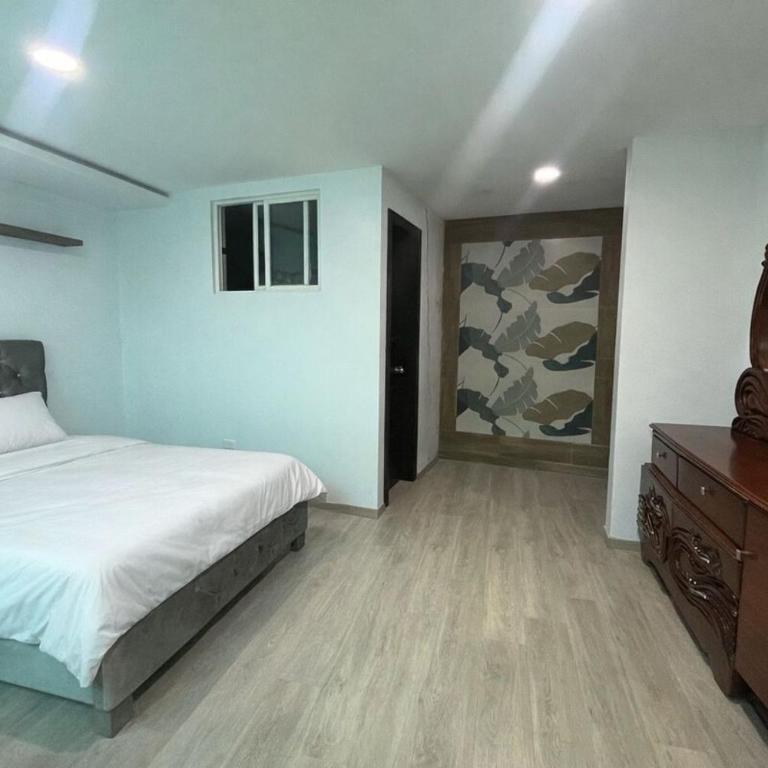 Spacious modern and cozy house - Room #1583974801 - 6