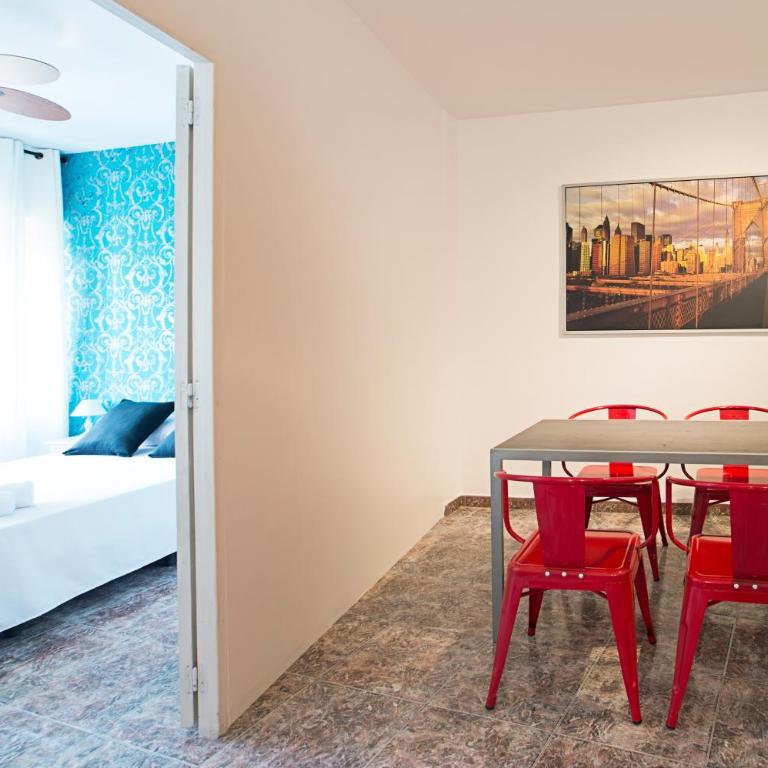 Fira Guest House - Deluxe Twin Room - 3