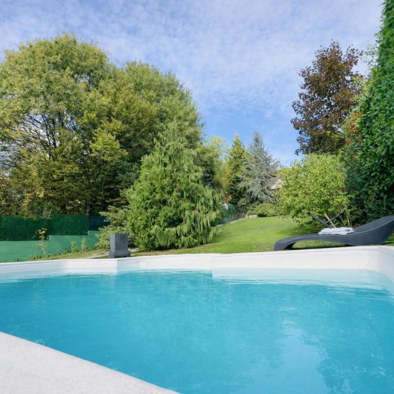 Private Pool Villa - One Group Only - Full Privacy - Garden & BBQ - Vila - 1