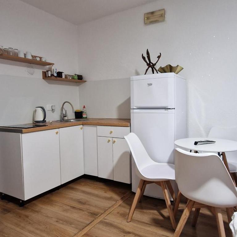 Apartmani Guma Mostar - Triple Room with Private Bathroom - 4
