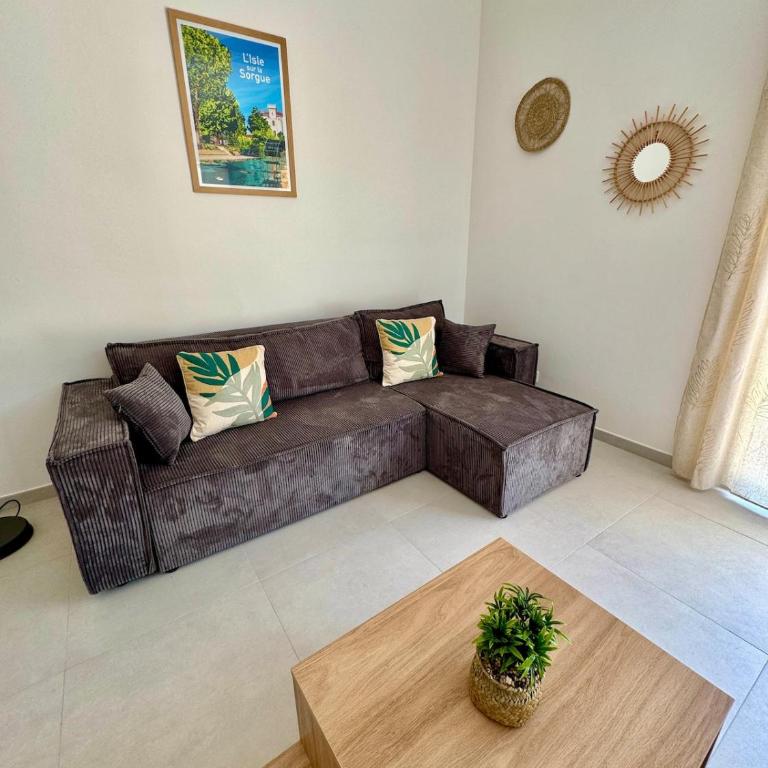 4-bedroom house with a pool - Villa - 4
