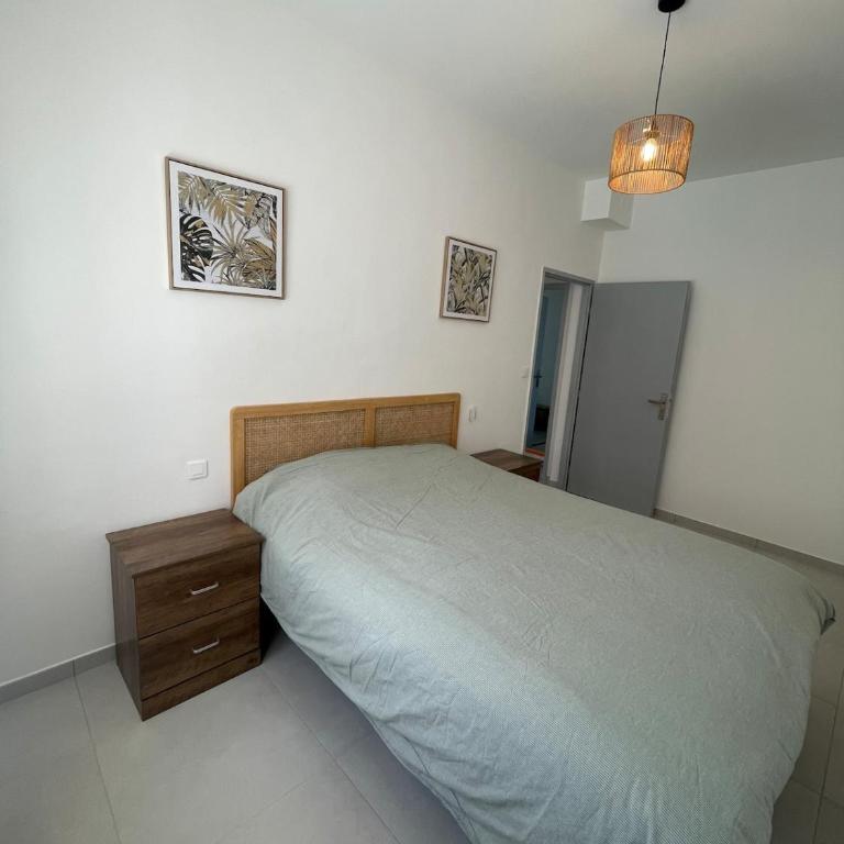 4-bedroom house with a pool - Villa - 27