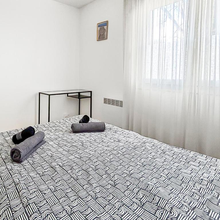 La forêt, T3 Design, Parking, Face à la Gare - Two-Bedroom Apartment - 14