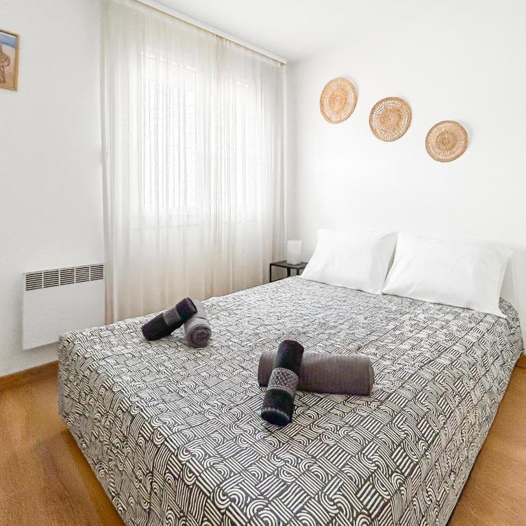 La forêt, T3 Design, Parking, Face à la Gare - Two-Bedroom Apartment - 12