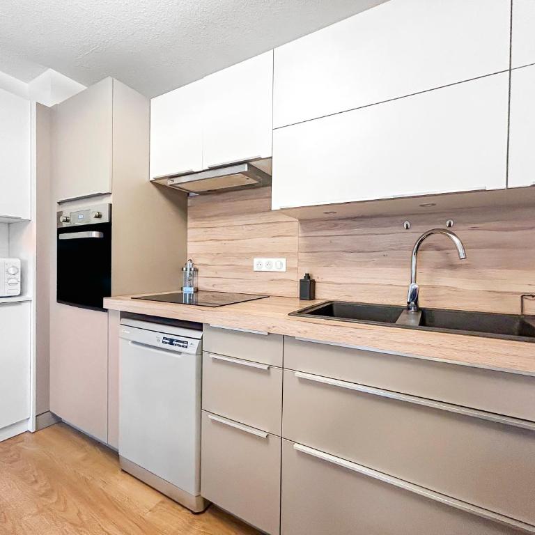 La forêt, T3 Design, Parking, Face à la Gare - Two-Bedroom Apartment - 11