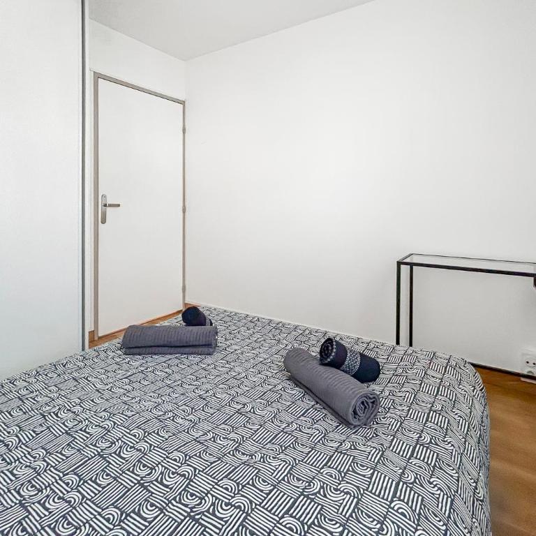 La forêt, T3 Design, Parking, Face à la Gare - Two-Bedroom Apartment - 13