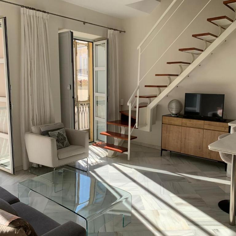 Aparturistic ático Plaza del Museo - Apartamento de 1 dormitorio - 2