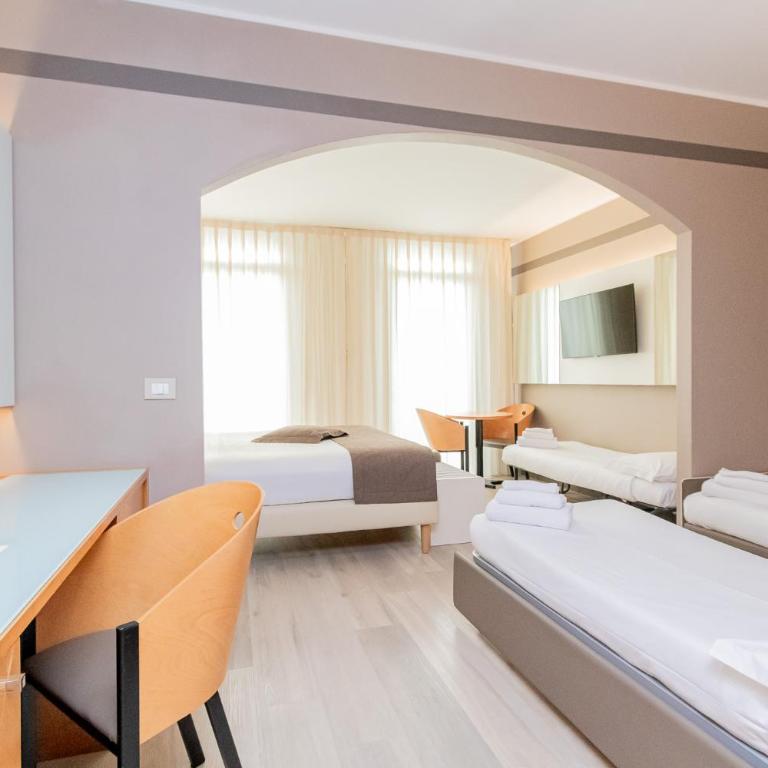 Park Hotel Ai Pini & Restaurant Ai Pini - Camera Familiare (2 Adulti + 3 Bambini) - 5
