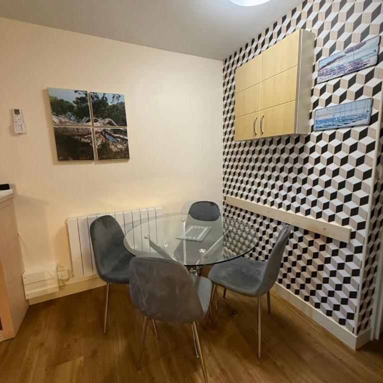 F2 VILLAGE CAP ESTEREL- Vue Montagnes et Golf- ÉQUIPEMENTS TOUT INCLUS - Apartment mit 1 Schlafzimmer und Balkon - 3