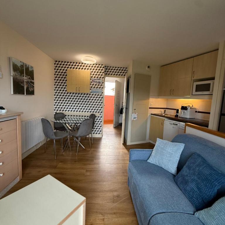 F2 VILLAGE CAP ESTEREL- Vue Montagnes et Golf- ÉQUIPEMENTS TOUT INCLUS - Apartment mit 1 Schlafzimmer und Balkon - 4