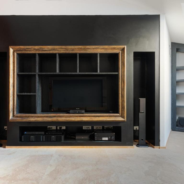 GuestHost - 500sqm luxury with Spa, Gym, Terrace, Game Room & Garage - Appartamento con 3 Camere da Letto - 32