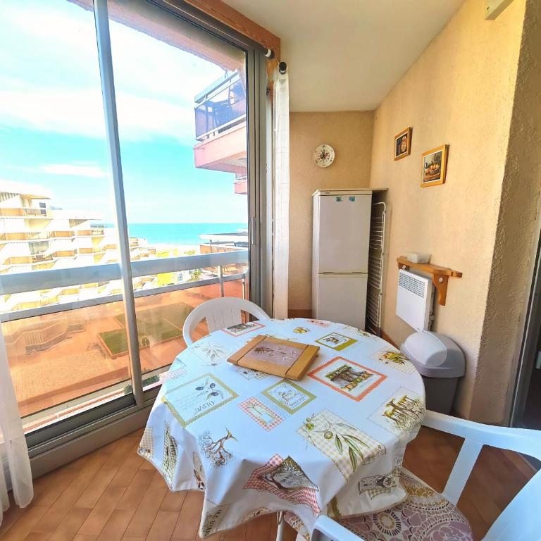 Canet-en-Roussillon T2 Pieds dans l'Eau avec Parking - Idéal 4 Pers - FR-1-794-173 - Apartment - 2