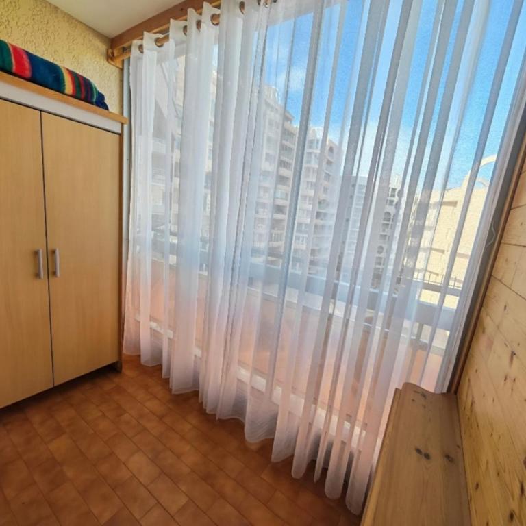 Canet-en-Roussillon T2 Pieds dans l'Eau avec Parking - Idéal 4 Pers - FR-1-794-173 - Apartment - 9