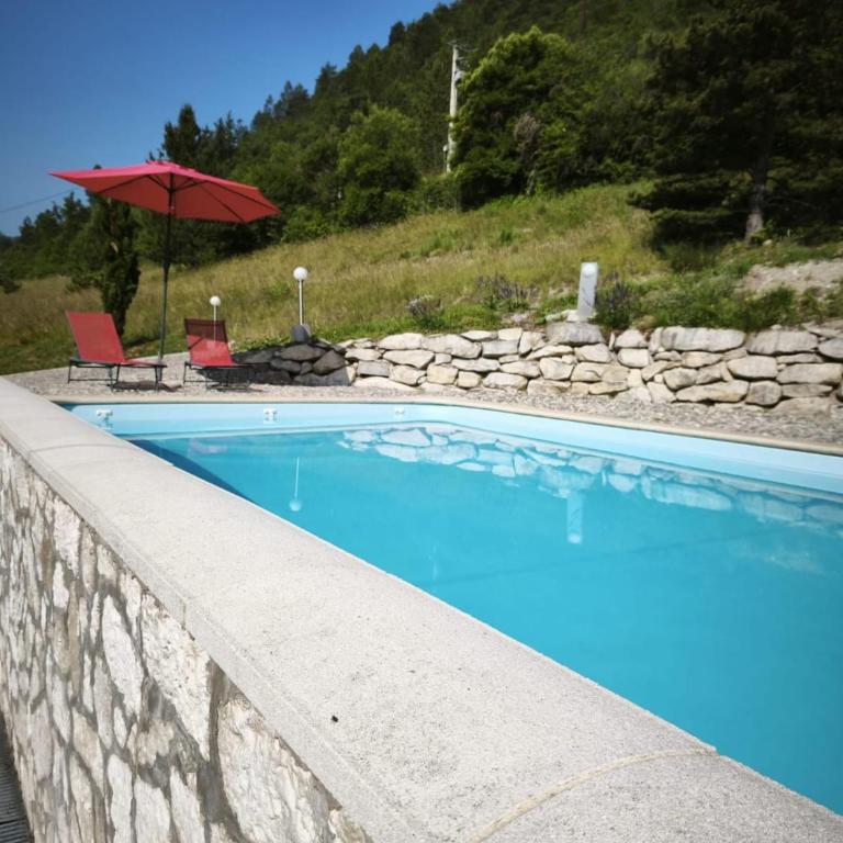 Gite de la Méouge, Domaine de la Méouge, piscine et accès direct rivière - Appartement 1 Chambre - Vue sur Piscine - 15
