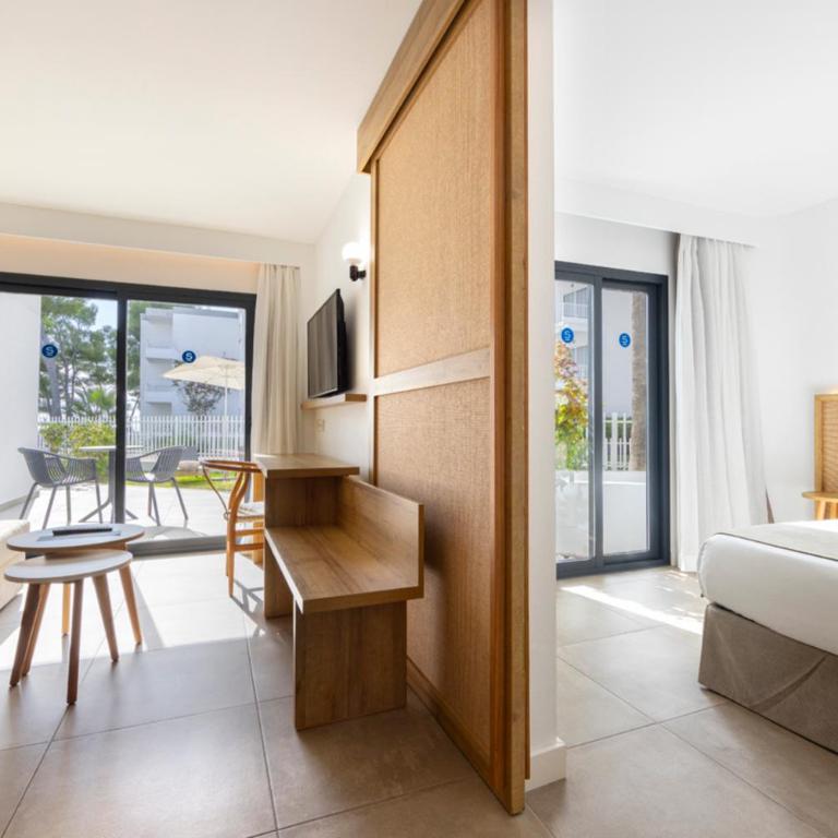 Sofia Alcudia Beach - Junior Suite with Terrace (2 Adults + 2 Children) - 4