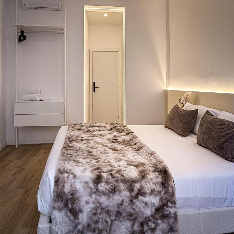 Calle de la Cruz habitaciones - Triple Room with Private Bathroom - 8
