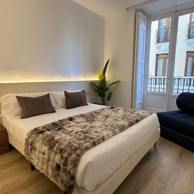 Calle de la Cruz habitaciones - Triple Room with Private Bathroom - 7