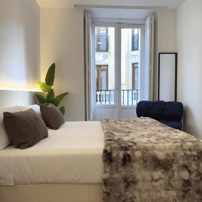 Calle de la Cruz habitaciones - Triple Room with Private Bathroom - 1