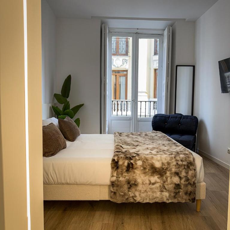 Calle de la Cruz habitaciones - Triple Room with Private Bathroom - 10