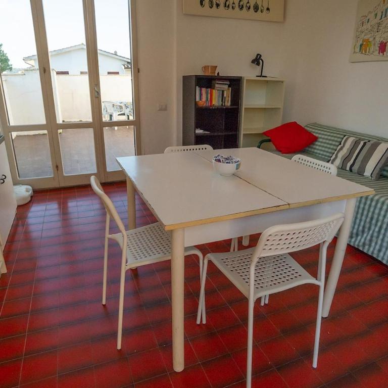 Trilocale con aria condizionata vicino al mare - Appartamento con 2 Camere da Letto e Balcone - 4