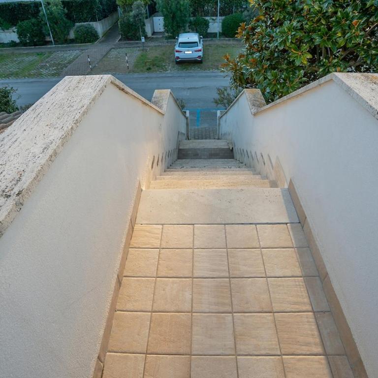 Trilocale con aria condizionata vicino al mare - Appartamento con 2 Camere da Letto e Balcone - 14
