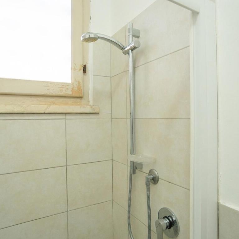 Trilocale con aria condizionata vicino al mare - Appartamento con 2 Camere da Letto e Balcone - 15