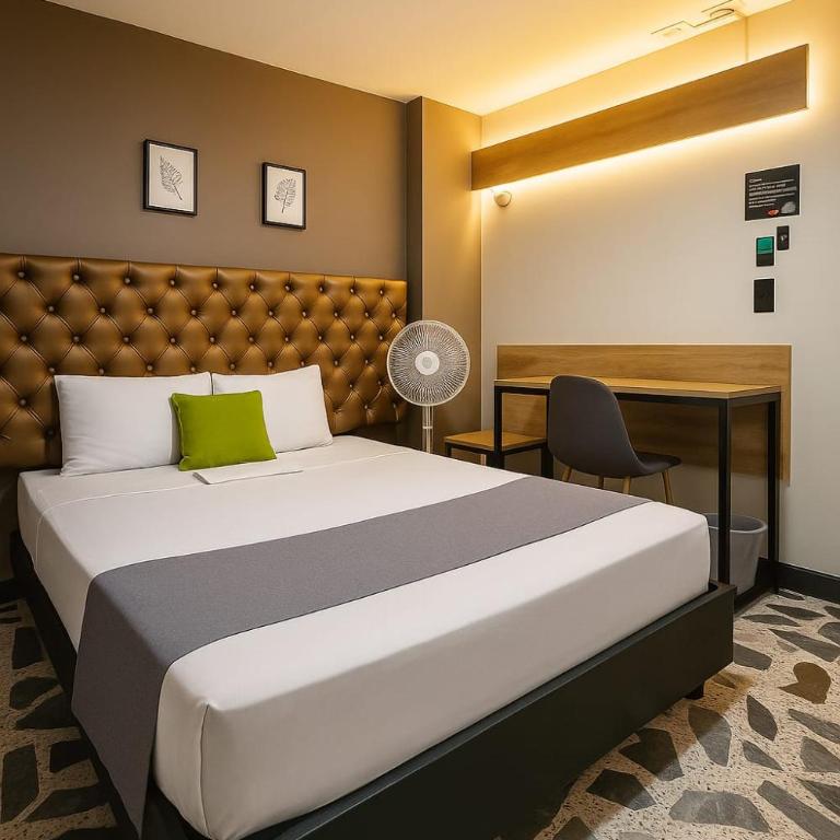Hotel airport la 30 - Deluxe Double Room - 8