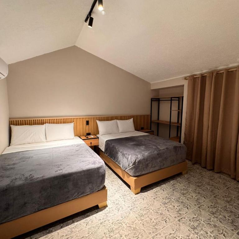Hotel airport la 30 - Deluxe Family Room - 9