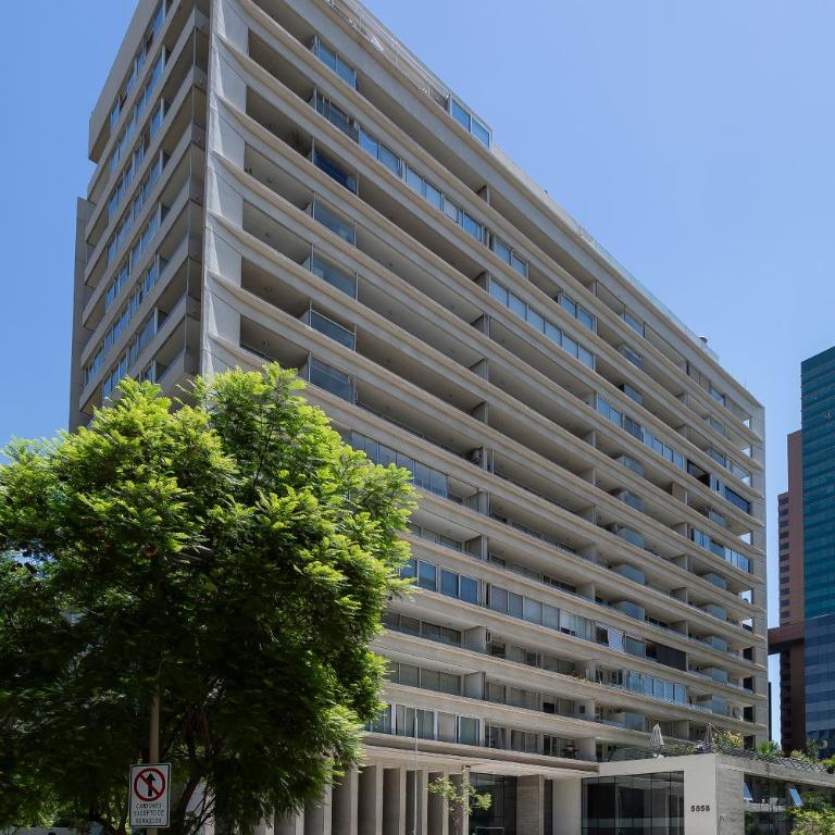 Depto a pasos del Parque Arauco con Piscina y Aire Acondicionado - Two-Bedroom Apartment - 35