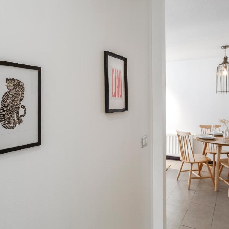 Depto a pasos del Parque Arauco con Piscina y Aire Acondicionado - Two-Bedroom Apartment - 5