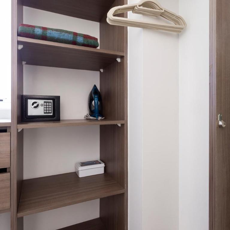 Depto a pasos del Parque Arauco con Piscina y Aire Acondicionado - Two-Bedroom Apartment - 26