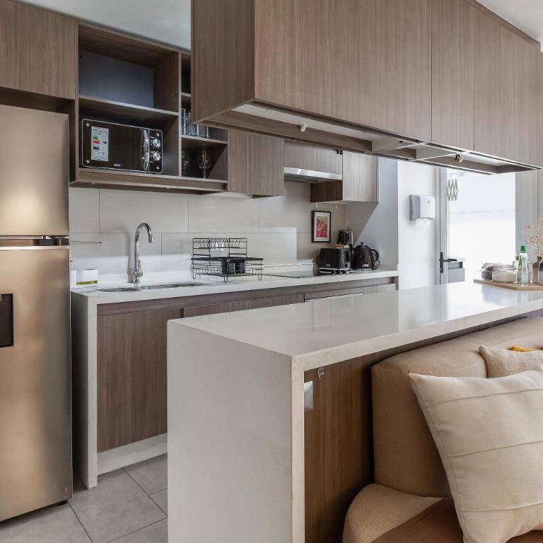 Depto a pasos del Parque Arauco con Piscina y Aire Acondicionado - Two-Bedroom Apartment - 10