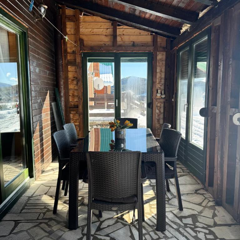Mountain houses Milovanovic - Three-Bedroom Chalet - 2