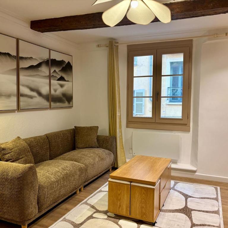 Appartement 2 chambres à deux pas du Port de Toulon - Two-Bedroom Apartment - 1
