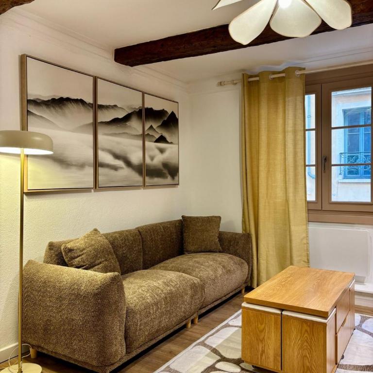 Appartement 2 chambres à deux pas du Port de Toulon - Two-Bedroom Apartment - 12
