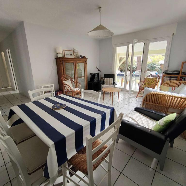 Villa avec jardin clos à Lège-Cap-Ferret, 3 chambres, proche plages - FR-1-736-56 - Villa - 5