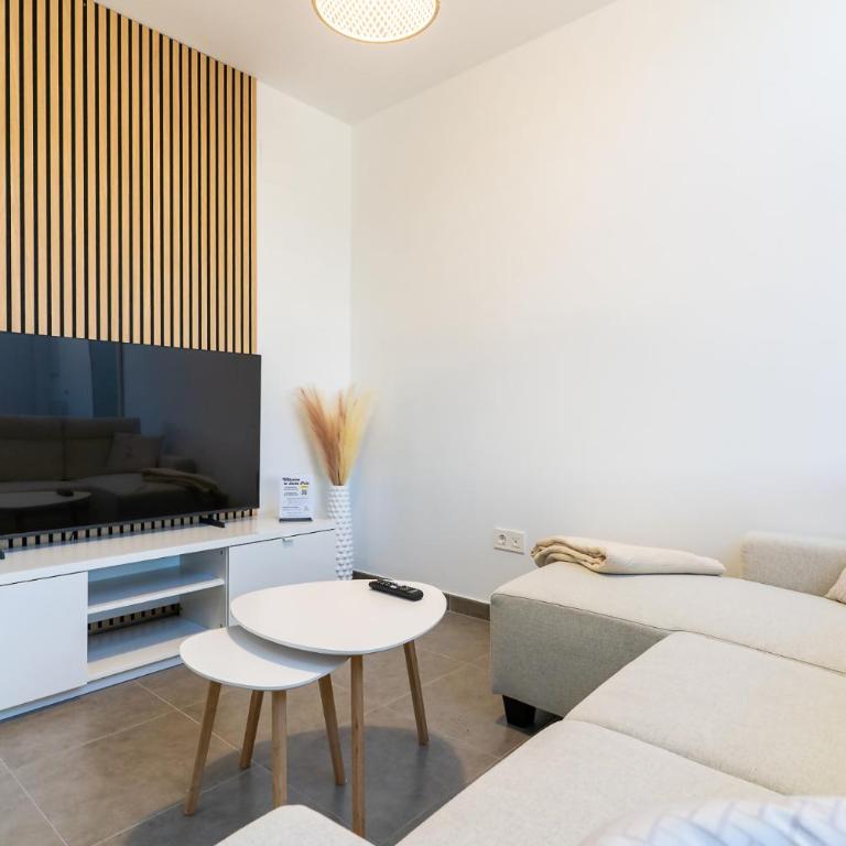rentafive - Chalet - Piscina - Nuevo - Chalet - 5