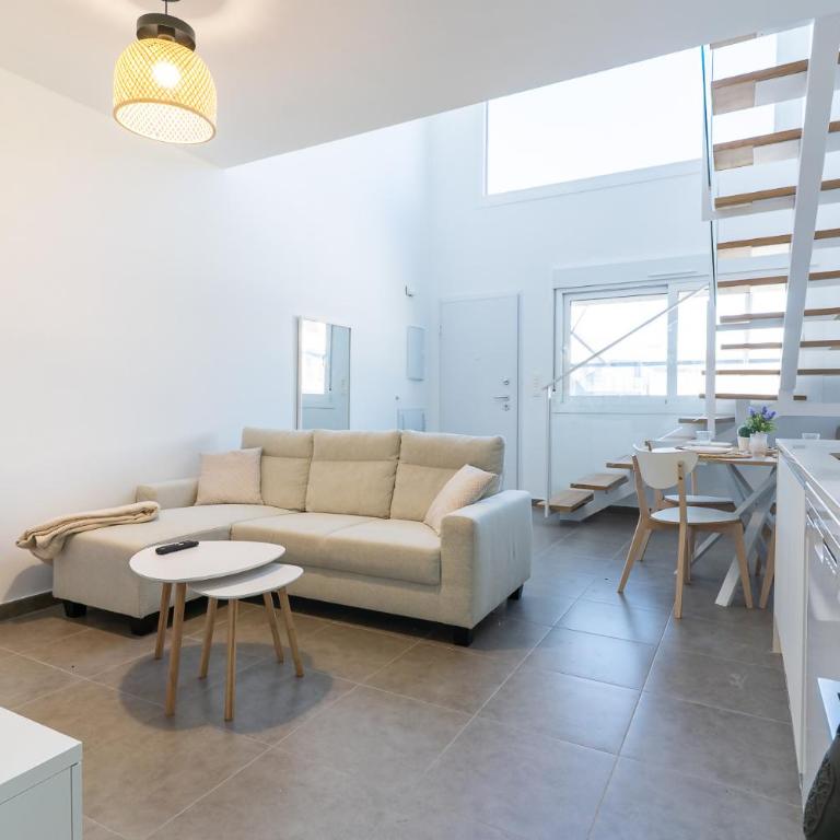 rentafive - Chalet - Piscina - Nuevo - Chalet - 9
