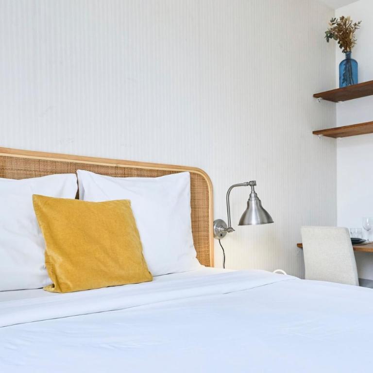 Equipped studio - near train stations - Apartment - 2