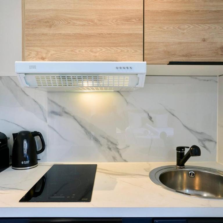 Equipped studio - near train stations - Apartment - 8
