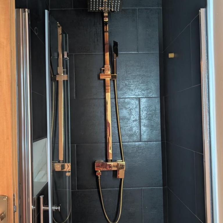 Modern 2-Bedroom flat with Balcony & Scicli View - Appartamento con 2 Camere da Letto - 10