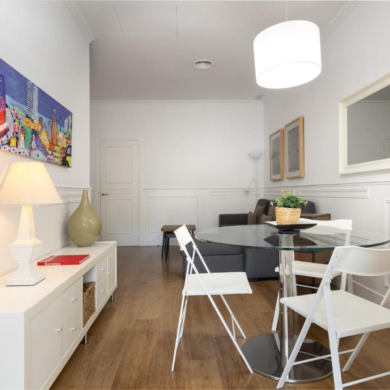 Enjoybcn Coliseum Apartments - Apartamento Deluxe - 11