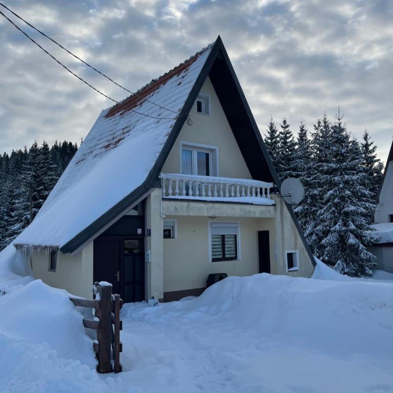 Winter House - Room #1584207401 - 1