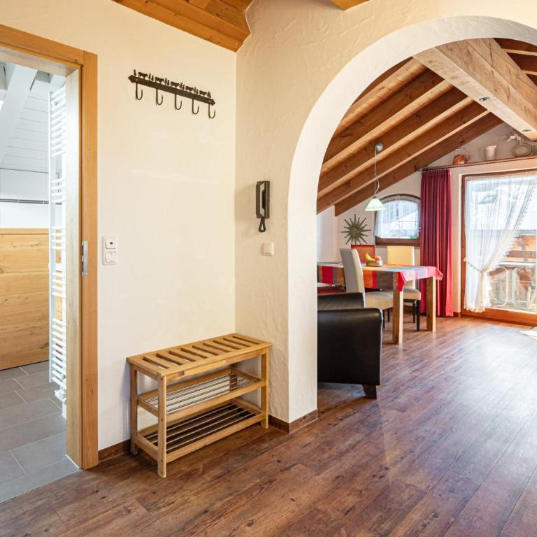 Landhaus Blattner - Apartment mit 1 Schlafzimmer und Balkon - 8