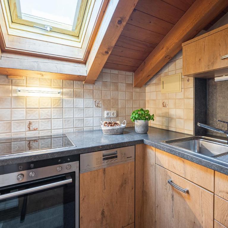 Landhaus Blattner - Apartment mit 1 Schlafzimmer und Balkon - 9