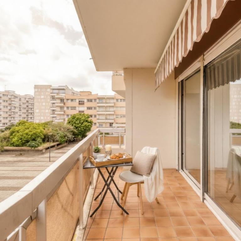 Le 8e Art - appartement 8 personnes, 4 chambres, idéal groupes, parking, wifi - Appartement - 5