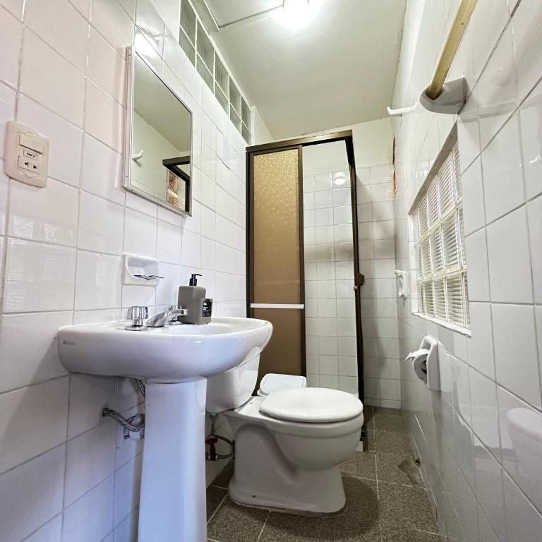 Skyline - Double Room with Private Bathroom - 10